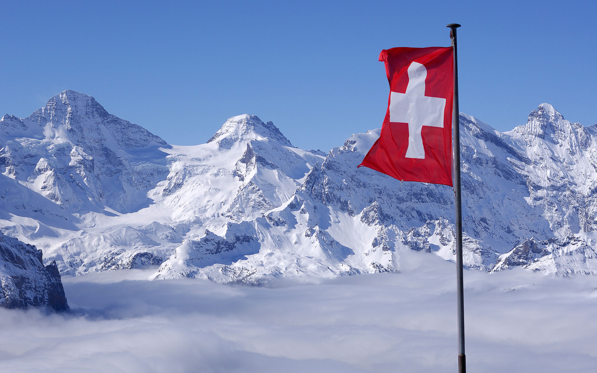 اسکی روی سقف هتل در سوئیس!