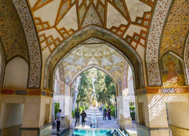 Travel-to-Iran-Tours-to-Iran-Fin-Garden-10